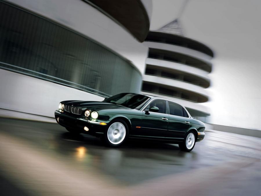  Jaguar XJ8 L 2005 года  (фото 59 из 63)